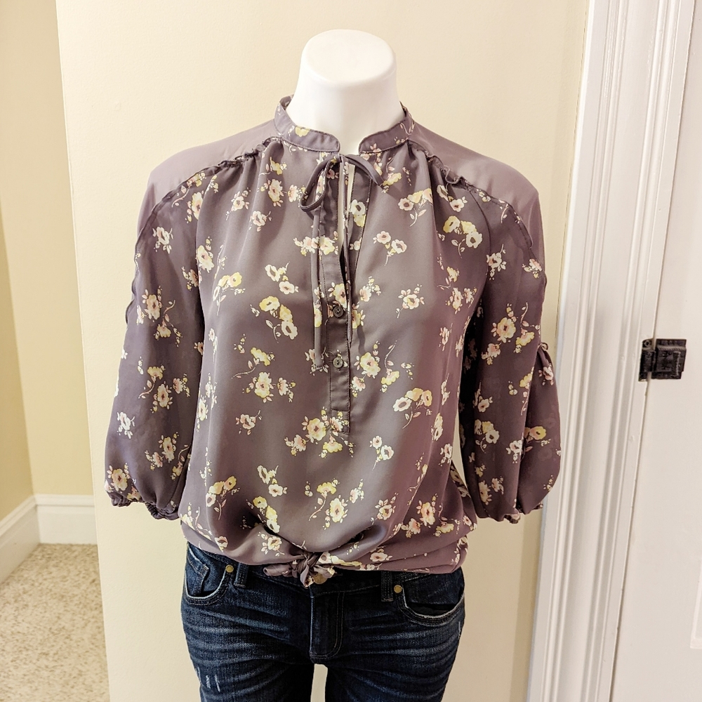 Lauren Conrad purple/gray floral blouse with buttons and tie. Size XS - Picture 1 of 9